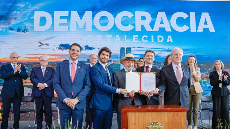 Brasil: Lula da Silva encabezó ceremonia a dos años del intento de golpe de Estado