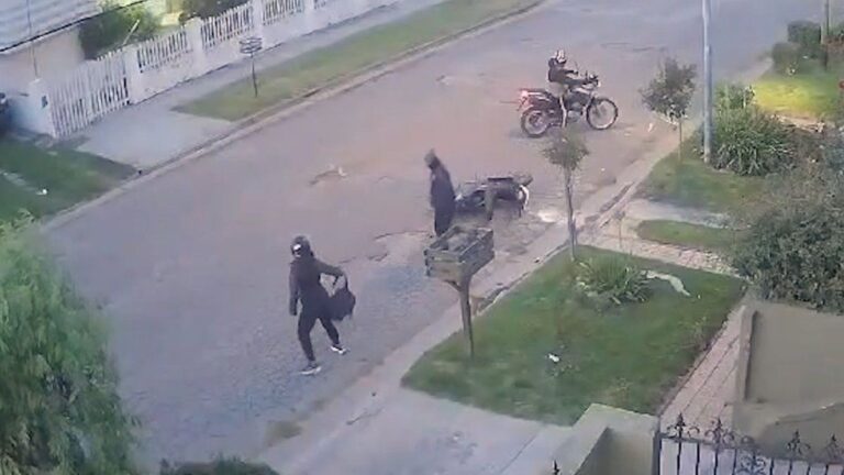 Mar del Plata: violento robo de motochorros a una mujer a punta de pistola