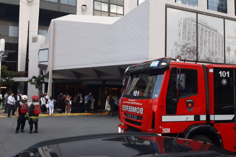 Feroz incendio en el Hotel Sheraton de Retiro