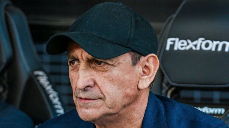 Ramón Díaz se convirtió en el entrenador argentino más exitoso de la historia