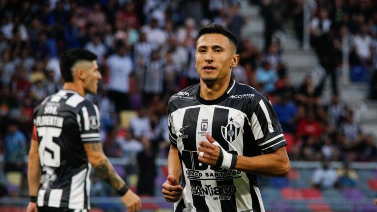 Central Córdoba igualó sin goles con Liga de Quito en su debut en la Copa Libertadores