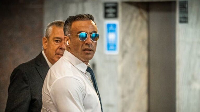 Luque, complicado: cuatro médicos dijeron que no era necesario operar a Diego Maradona