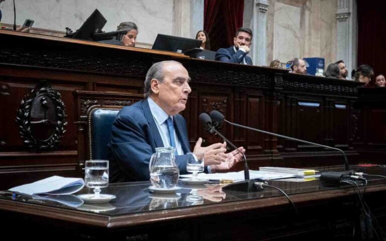 Guillermo Francos confirmó que el gobierno enviará al Congreso la reforma laboral