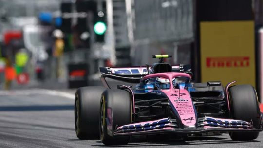 Un problema mecánico dejó a Colapinto fuera de la Q2 en Barcelona, cuando estaba mejorando