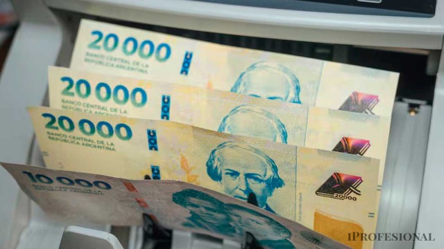 Sueldo 2025: las paritarias que empatan o superan a la inflación en lo que va del año