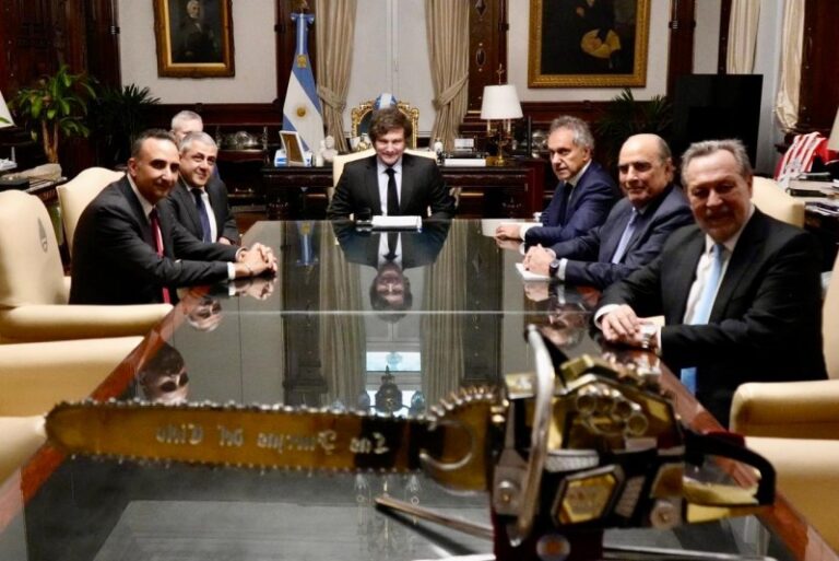 Encuesta: Casi la mitad de los hogares dice que no logran llegar a fin de mes