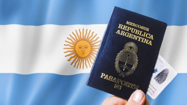 Las diferencias entra la Ciudadanía argentina y la residencia permanente