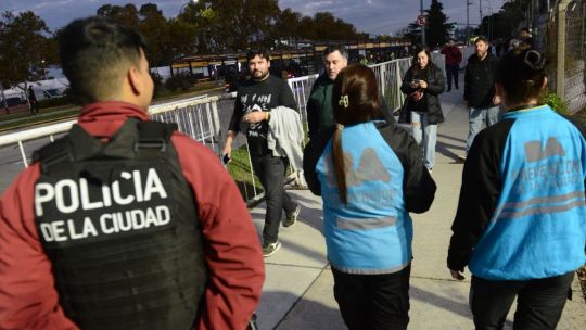 Controlarán a deudores alimentarios morosos en los recitales de Los Piojos en River