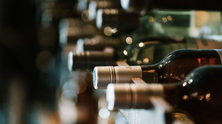 ARCA subasta más de un millar de botellas de vino: cómo participar