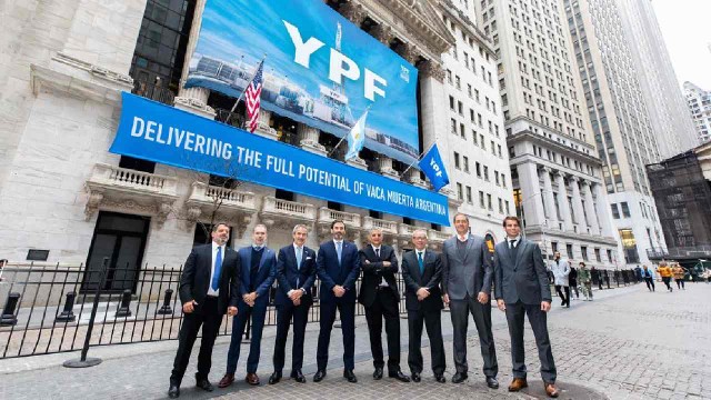 Acciones de YPF se derrumbaron más del 5% luego del fallo de la justicia estadounidense