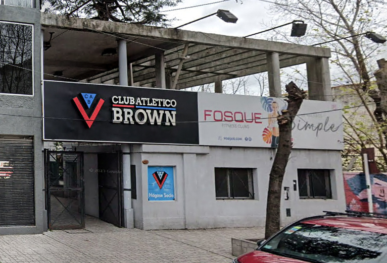 Brown de Adrogué suspendió a un técnico de inferiores tras la denuncia de un juvenil