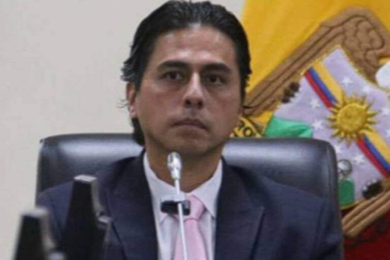 El exgerente de Celec y 11 funcionarios investigados en el caso Apagón