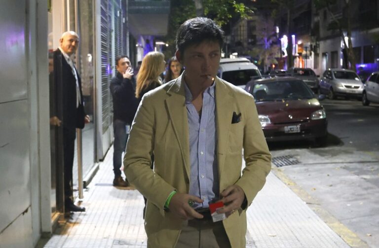 Pareja tuvo que ir a buscar a Santiago Caputo para que le ordene el discurso de campaña