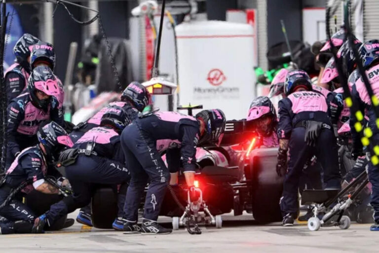 Alpine inició una investigación para determinar los fallos en las paradas de Colapinto