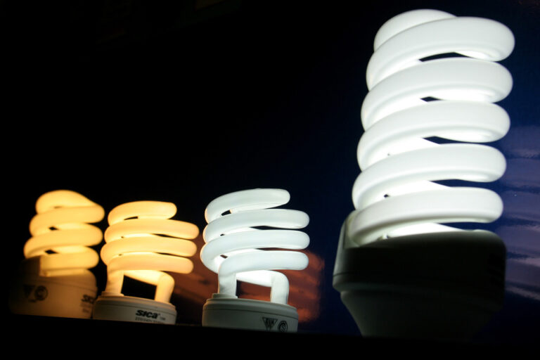 En electrónicos se apaga el empleo