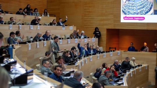 La UCR se suma a la pelea Llaryora-Milei por fondos de Nación y exige federalismo en Córdoba