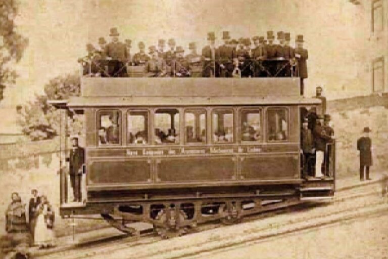 Cómo es la historia del elevador da Glória, que descarriló en Lisboa y dejó 15 muertos