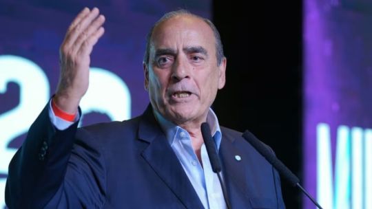 Guillermo Francos aceptó que fue «un error» nacionalizar las legislativas y dejó abierta la puerta de un acercamiento con Mauricio Macri