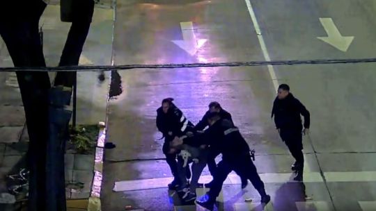 Investigan la muerte del hermano de un famoso bailarín: llamó para denunciar un robo y murió tras forcejar con los policías