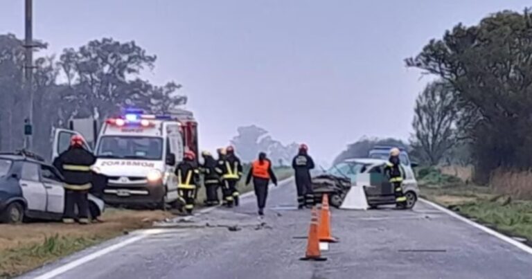 Tragedia en Córdoba: tres personas murieron por el choque frontal de dos autos en una ruta