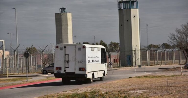 Una presa que cambió de género irá a juicio por violar a otras siete detenidas en una cárcel de Córdoba