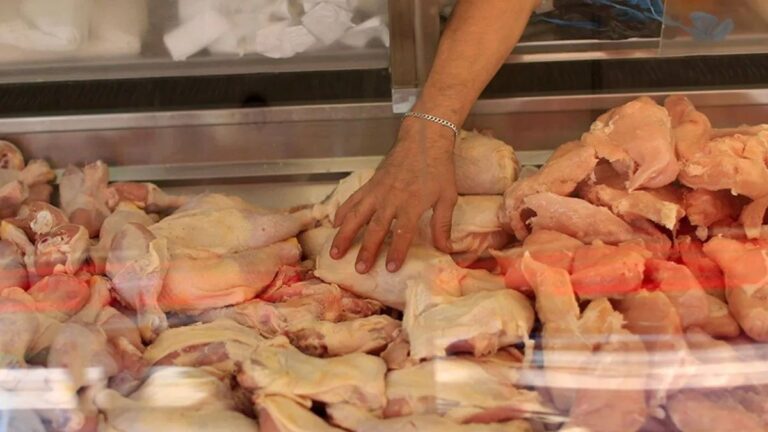 El Gobierno anunció retenciones cero sin cupo para carnes avícolas y bovinas hasta el 31 de octubre