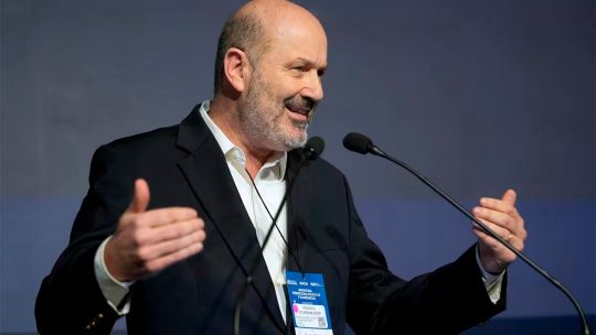 Equipo de Milei busca frenar especulación sobre las bandas del dólar