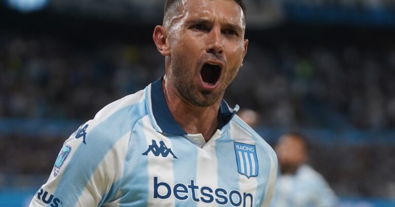 El resumen de la victoria de Racing ante Estudiantes (RC) con el doblete de Maravilla Martínez