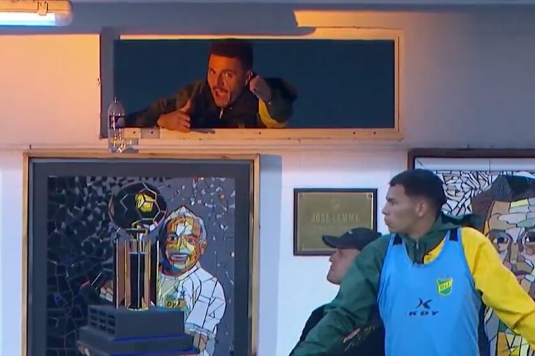 Mariano Soso volvió a ser expulsado, pero Defensa y Justicia le ganó con diez jugadores a Unión