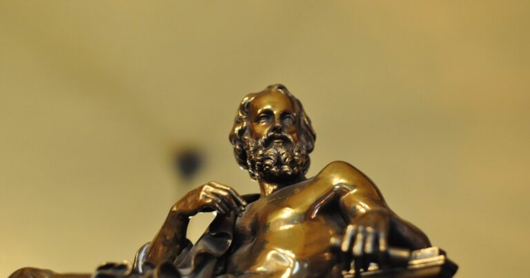 Busto del filósofo griego Platón, autor de la reflexión sobre el liderazgo.