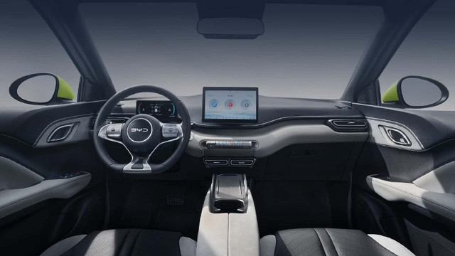 Gráfico de crecimiento de patentamientos de autos eléctricos en Argentina con logos de marcas como BYD, Chevrolet y JMEV.