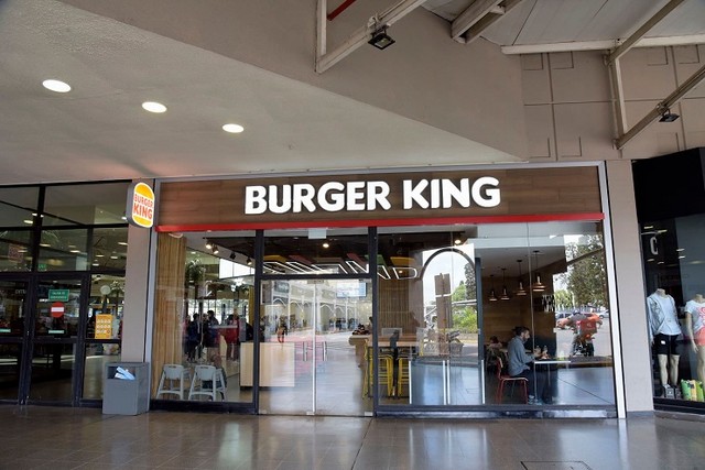 Logo de Burger King en un local de Argentina