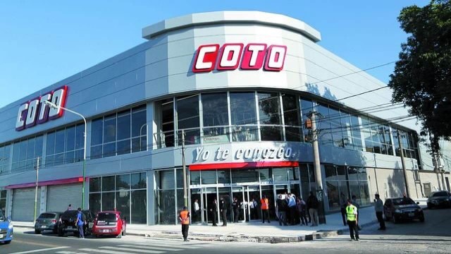 Pantalla mostrando una compra online en Coto Digital con un cupón de descuento aplicado