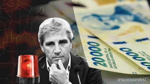 Gráfico ilustrativo de billetes y monedas junto a un hogar, representando la tensión entre la macroeconomía y las finanzas familiares.