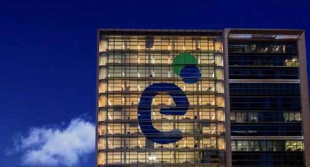 Logotipo de Edenor y gráfico financiero representando una emisión de deuda.