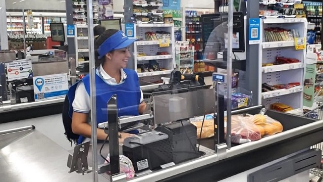 Empleados de comercio reciben bono y aumento salarial en mayo 2026