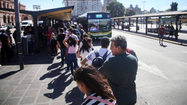 Colectivos en la Ciudad de Buenos Aires durante hora pico