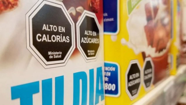Octógonos negros en envases de alimentos