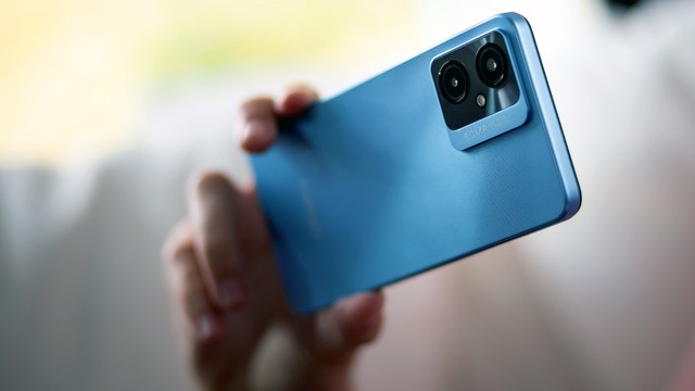 Pantalla de un teléfono Android mostrando la interfaz del asistente Google Gemini
