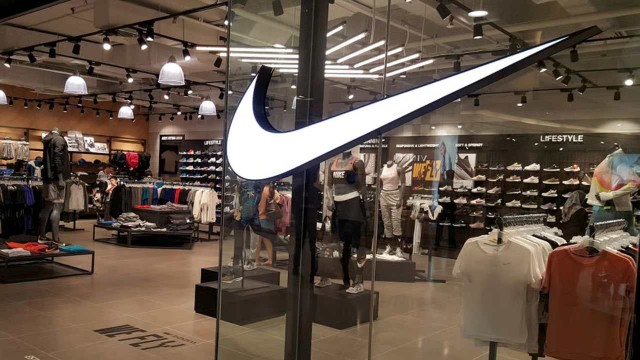 Zapatillas deportivas Nike en oferta dentro de la sección outlet de su tienda online