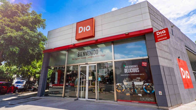 Logo de Día Argentina en un supermercado