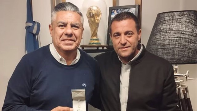 Claudio Chiqui Tapia y Pablo Toviggino en la sede de la AFA