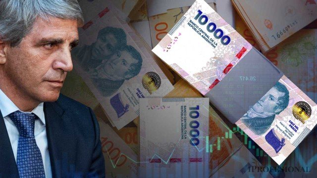 Ministro de Economía Luis Caputo en una conferencia de prensa