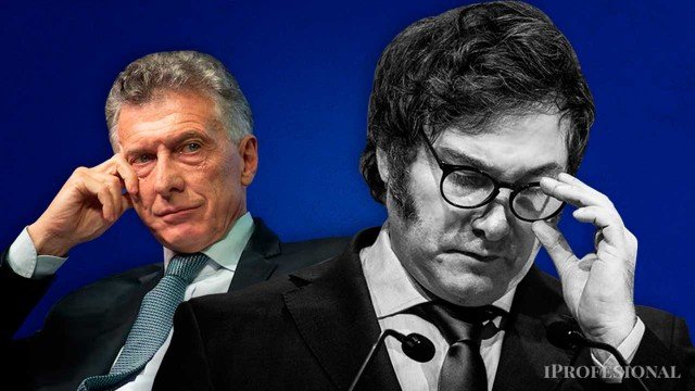Mauricio Macri hablando en un foro académico