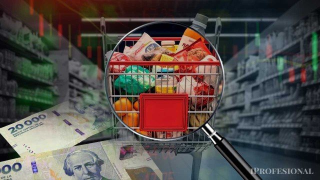 Góndolas de supermercado con productos de consumo masivo en la Ciudad de Buenos Aires