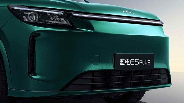 DFSK E5 Plus SUV híbrido enchufable color azul