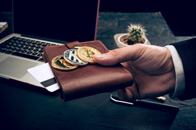 Decreto 475/2026 publicado en el Boletín Oficial sobre exenciones al impuesto al cheque para cripto y fintech