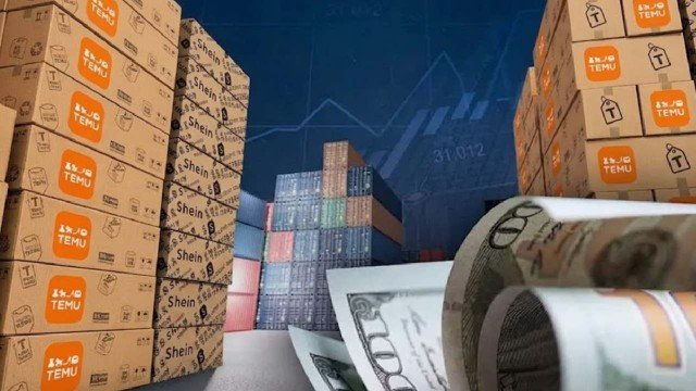 Paquetes de compras online apilados