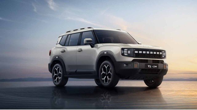 Jetour T1 SUV chino exhibido de frente, con faros LED y parrilla de líneas rectas