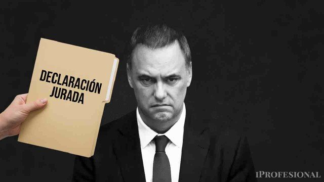 Manuel Adorni en una conferencia de prensa